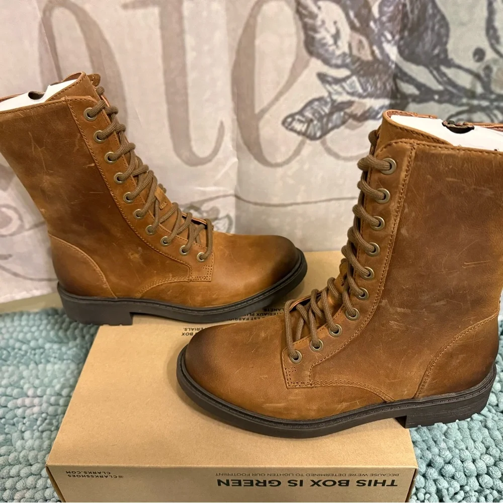 New in the box Clark’s Leather Distressed Look Size 6 - Picture 4 of 10
